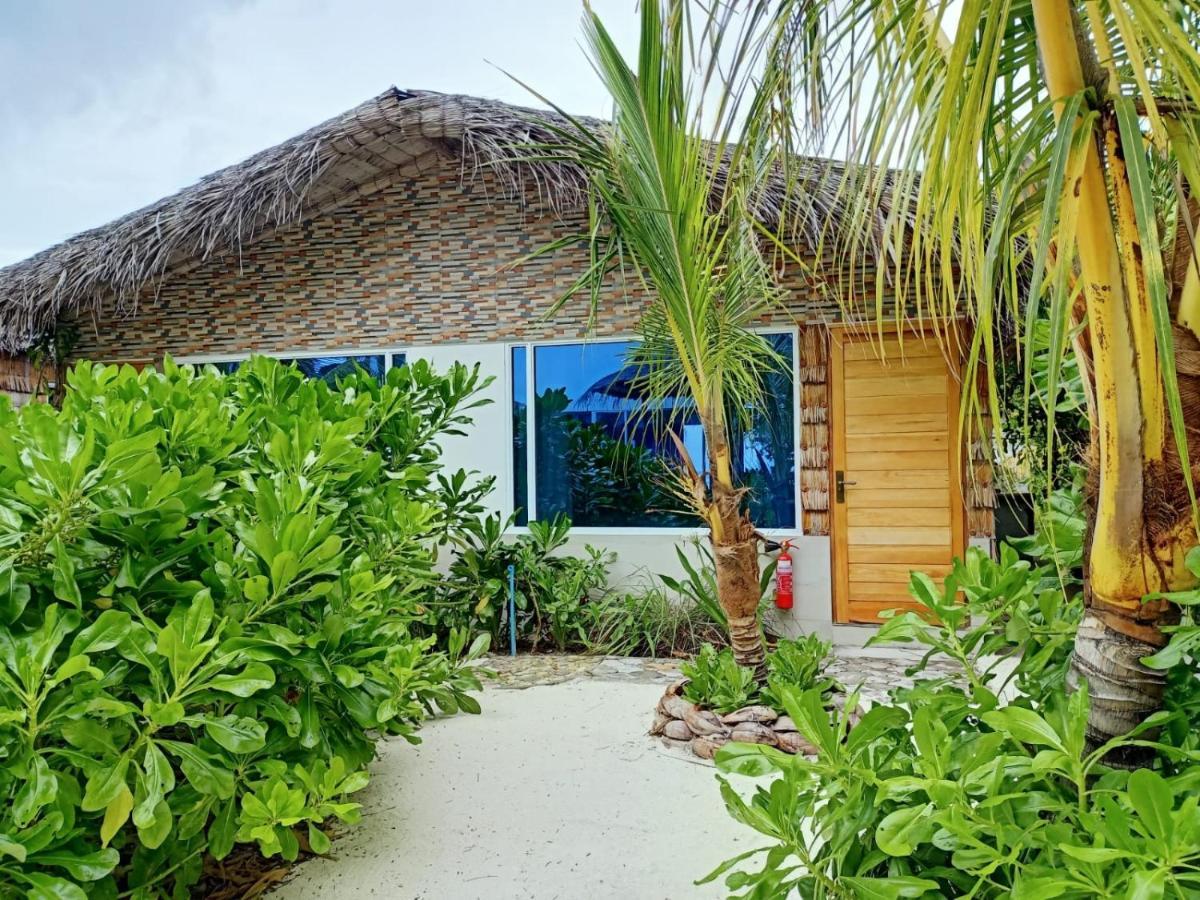 Magoodhoo Island Life Maldives Retreat & Spa מראה חיצוני תמונה
