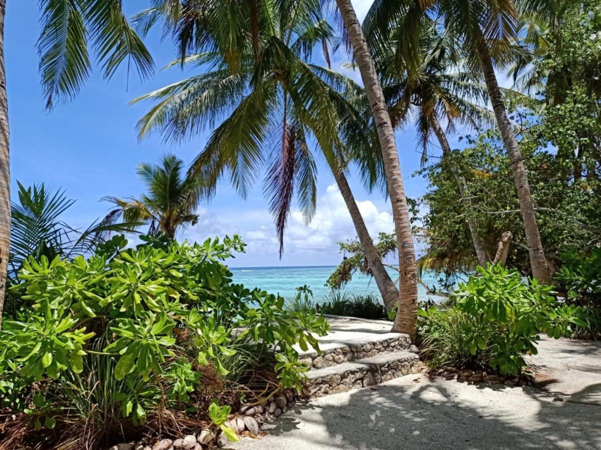 Magoodhoo Island Life Maldives Retreat & Spa מראה חיצוני תמונה